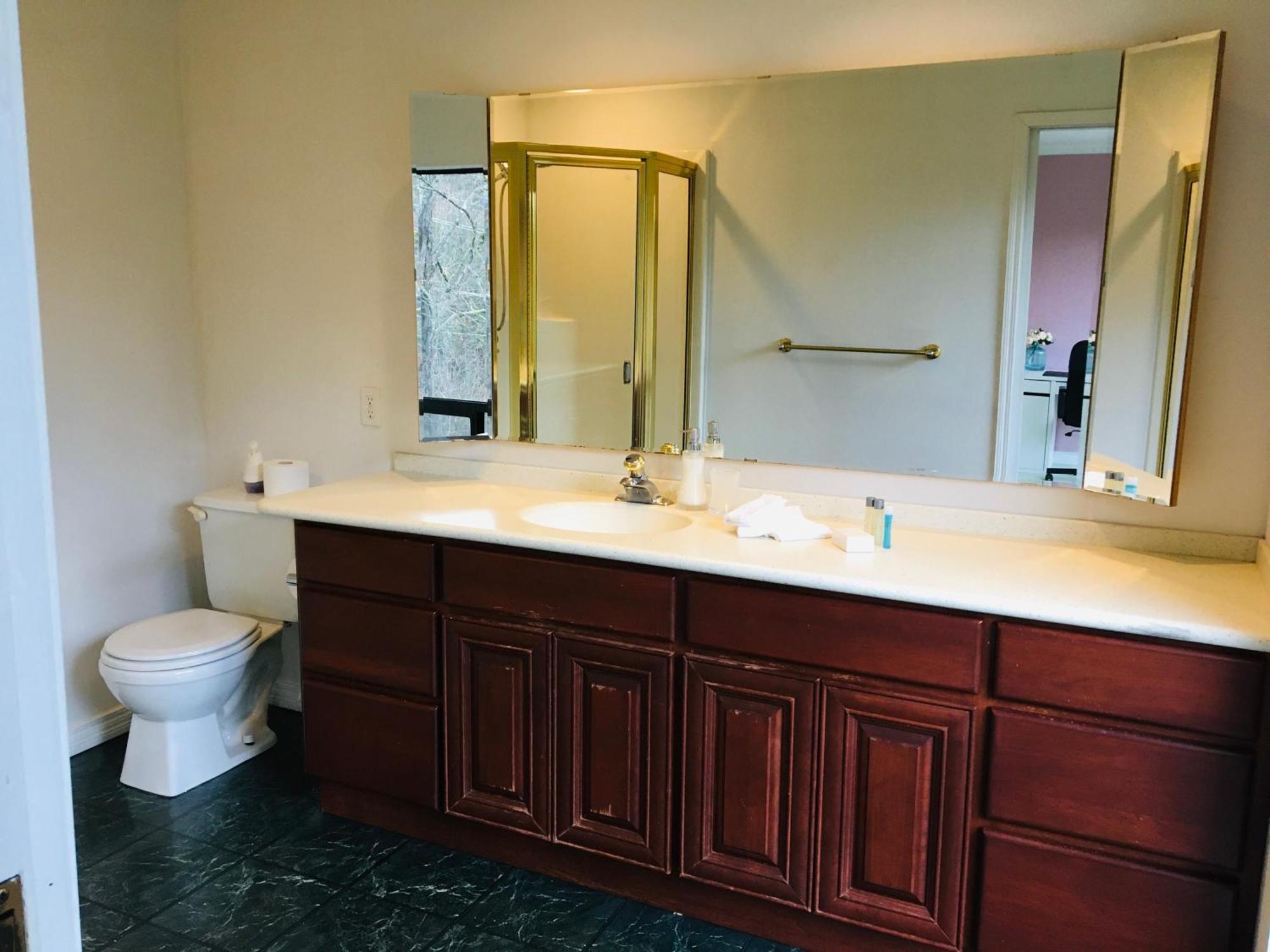Creekside City Center Suite ノースバンクーバー エクステリア 写真